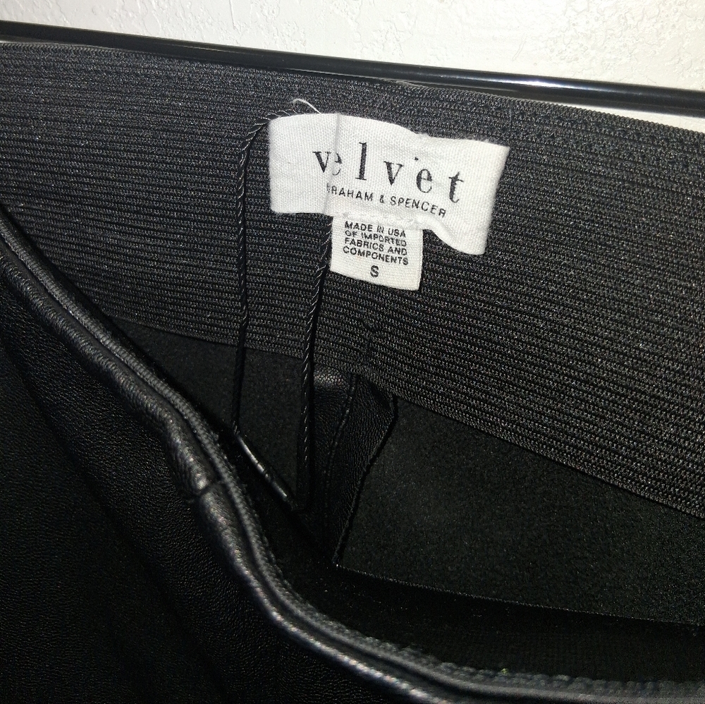 NEW VELVET by GRAHAM & SPENCER Berdine Faux Leather Leggings - Picture 9 of 12